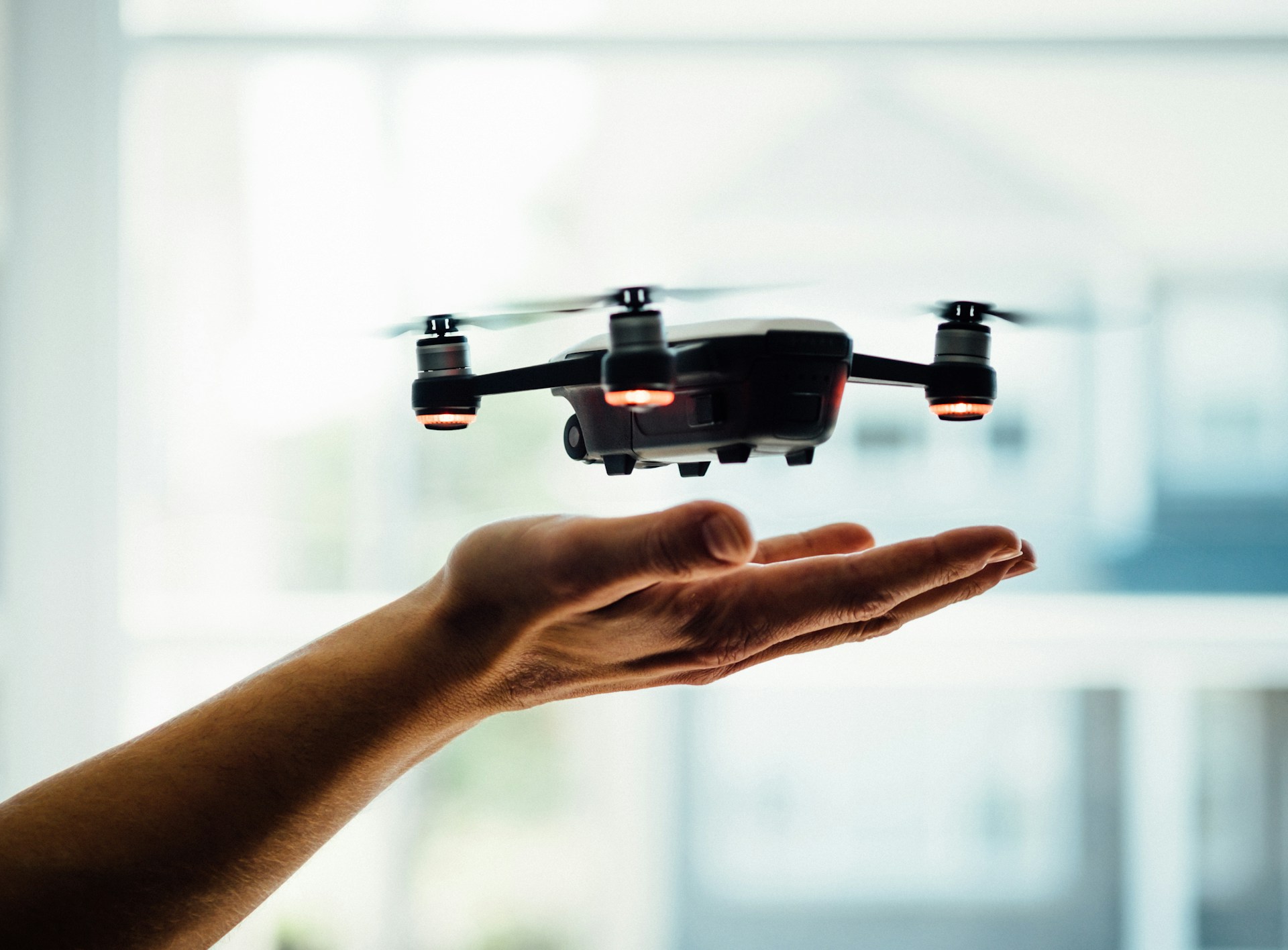 小型ドローン最新モデル比較｜空撮性能と操作性を徹底検証