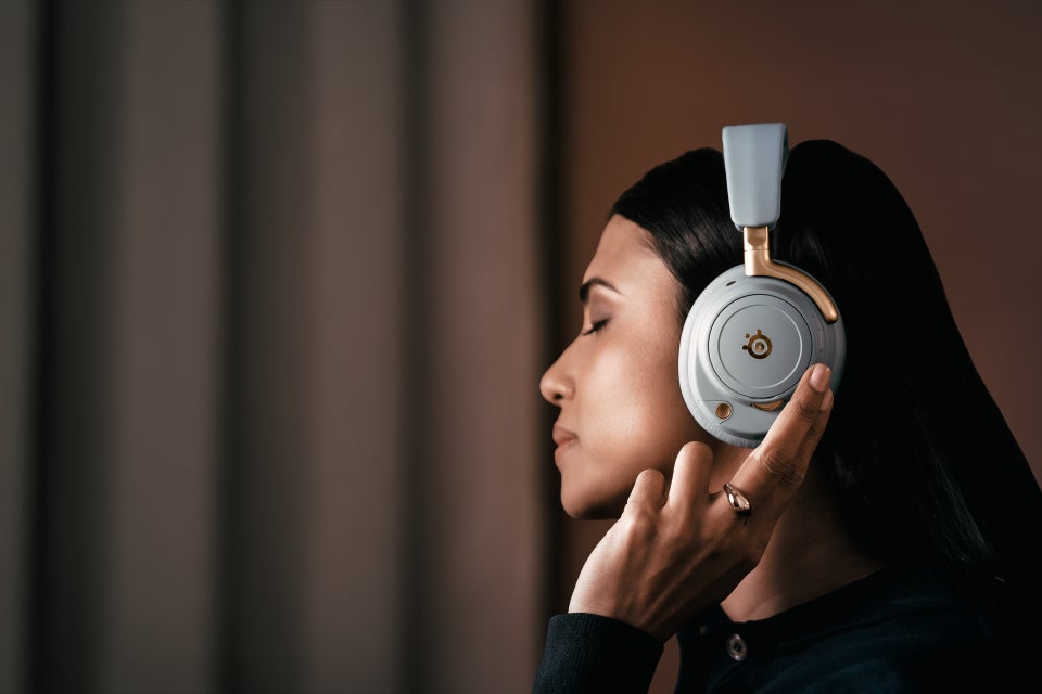 ～いまだかつてない、サウンドの頂点～世界初（*1）Hi-Resワイヤレスゲーミングヘッドセット「Arctis Nove Elite」発表2025年10月17日(金)より日本全国順次発売