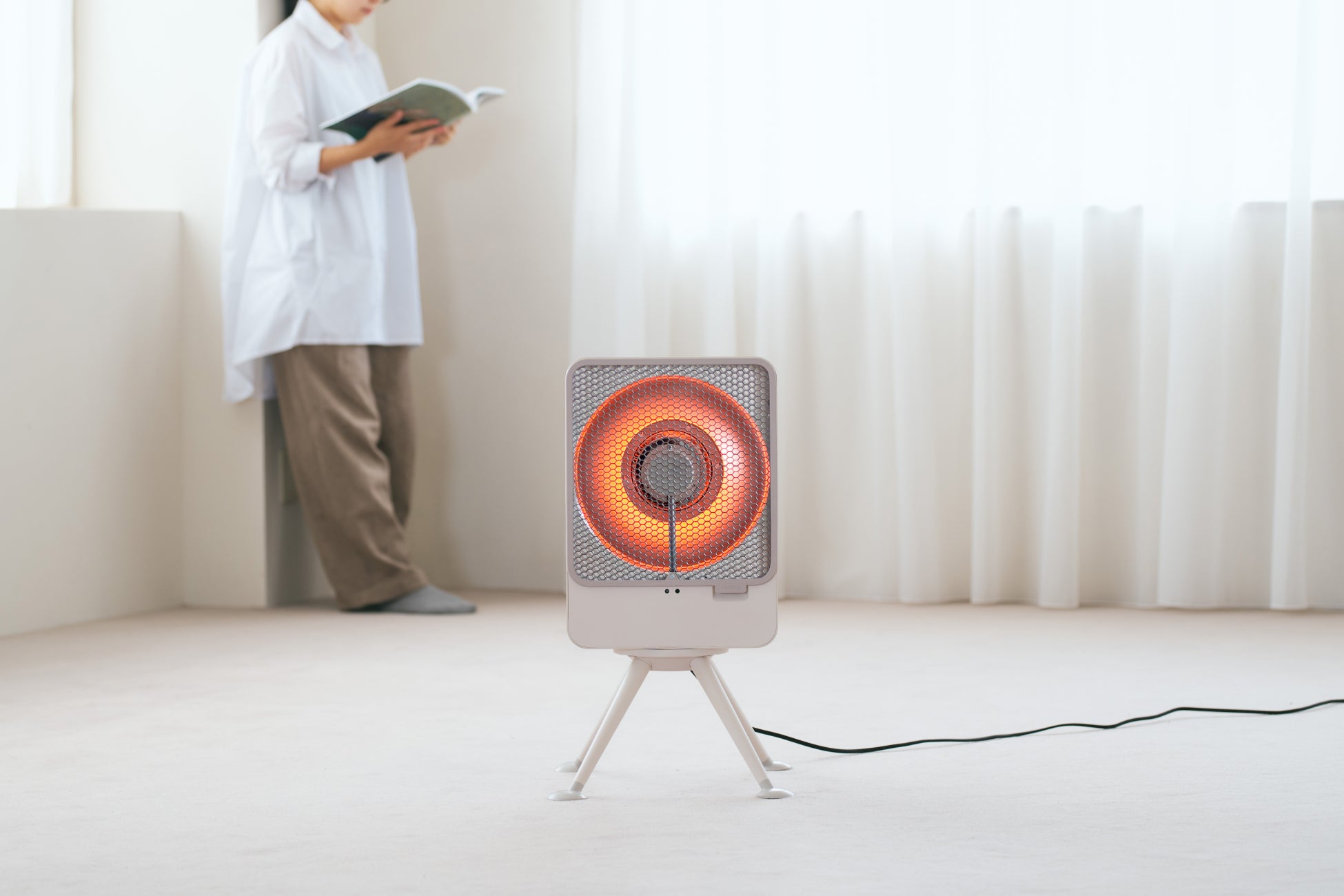 【消費電力の”2倍”のあたたかさ】シロカ、節電しながら効率よくあたたまれるリフレクトヒーター「ぽかエコー」を発売！