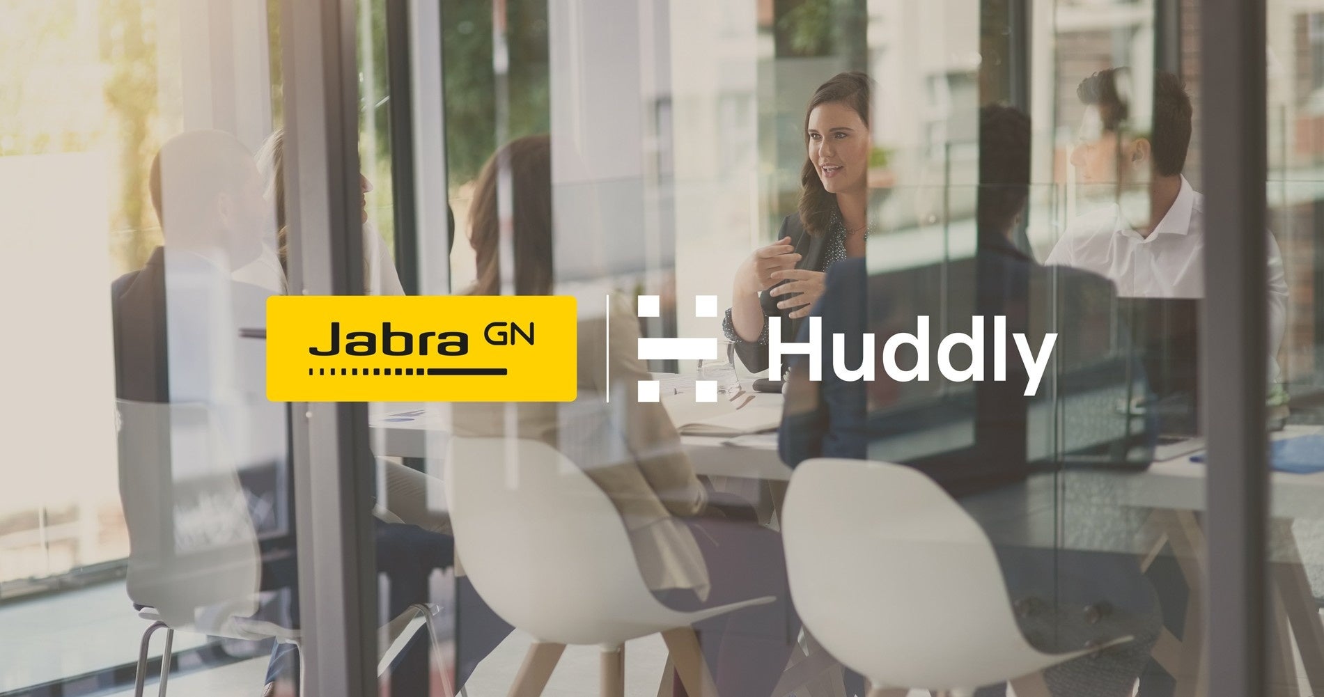 ~AIマルチカメラと高品質オーディオを融合~JabraとHuddly®、大会議室向けプラグ&プレイの革新的なビデオ会議ソリューションを提供
