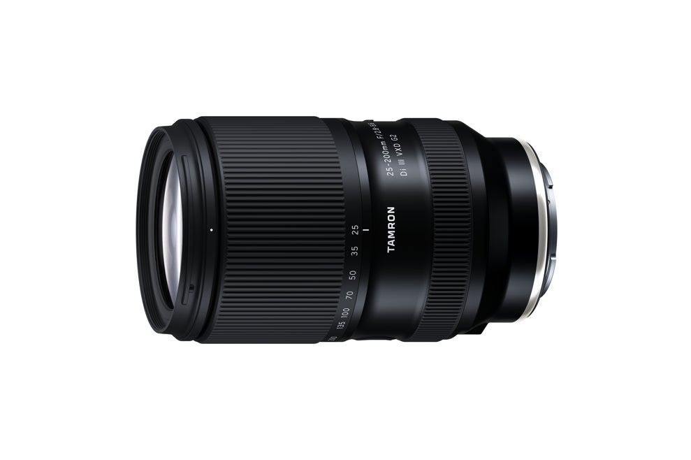 タムロン高倍率ズームレンズ「25-200mm F/2.8-5.6 Di III VXD G2（Model A075）」広角端25mm・F2.8 はじまりで、光学性能・AF 性能・最大撮影倍率も向上