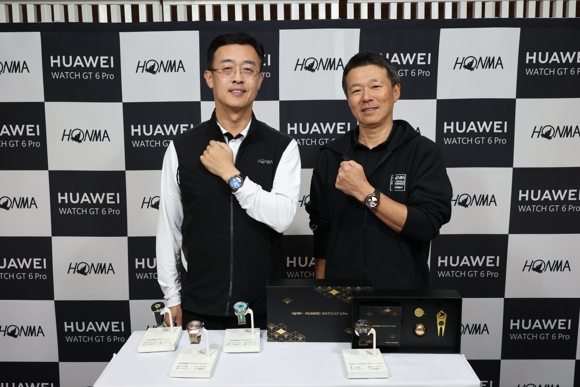 CORSAIR社製、2枚の曲面強化ガラスパネルを備える、トリプルチャンバー構造のミドルタワー型PCケース「AIR 5400」シリーズを発表