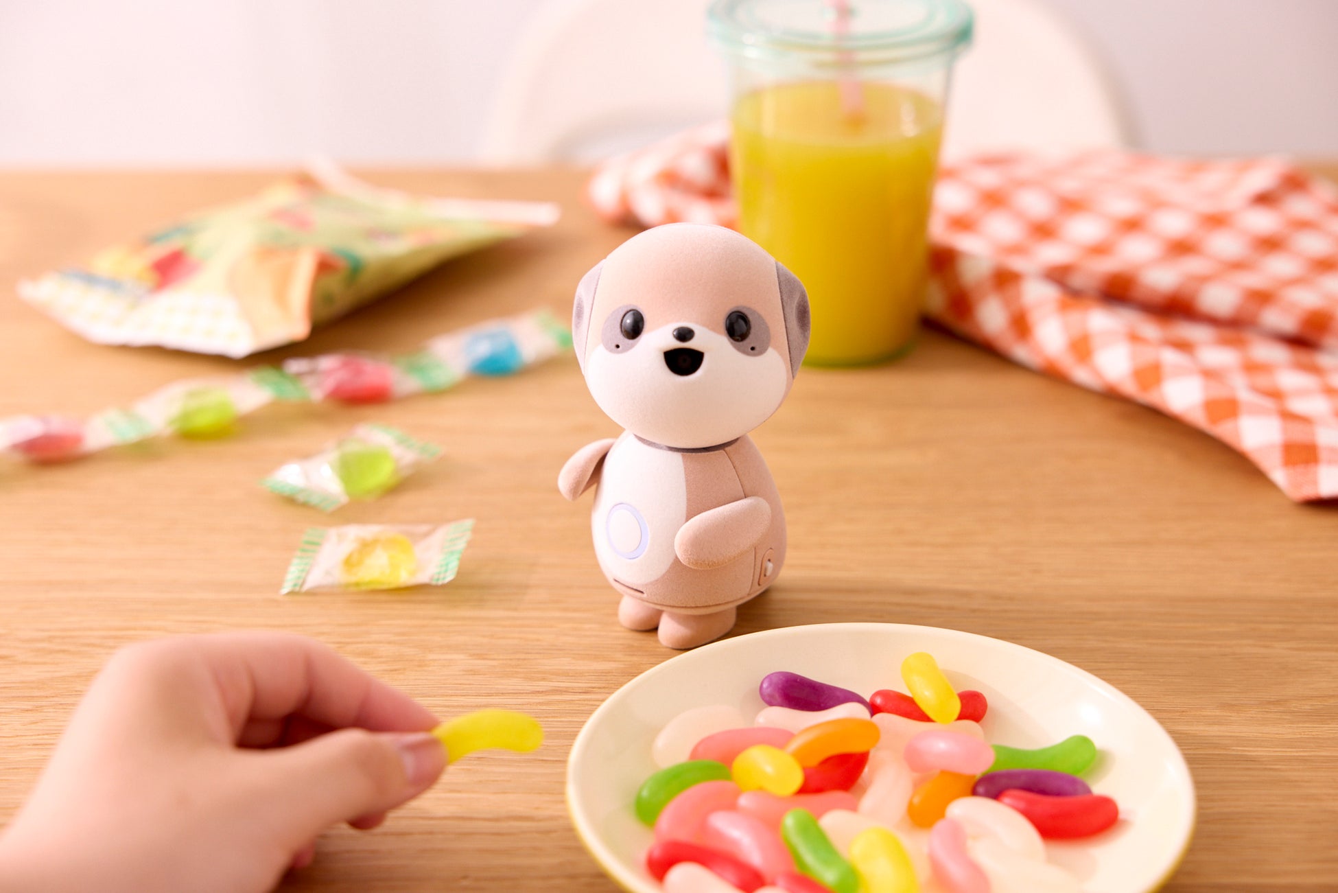 対話AIキャラクター「ポケとも」をau +1 collectionから11月21日に発売