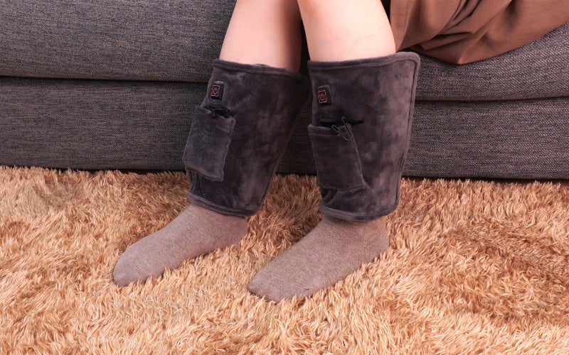 足首に巻きつけて足元ポカポカ 電熱レッグウォーマー『あしくび電気毛布「くるぽっか」』を発売