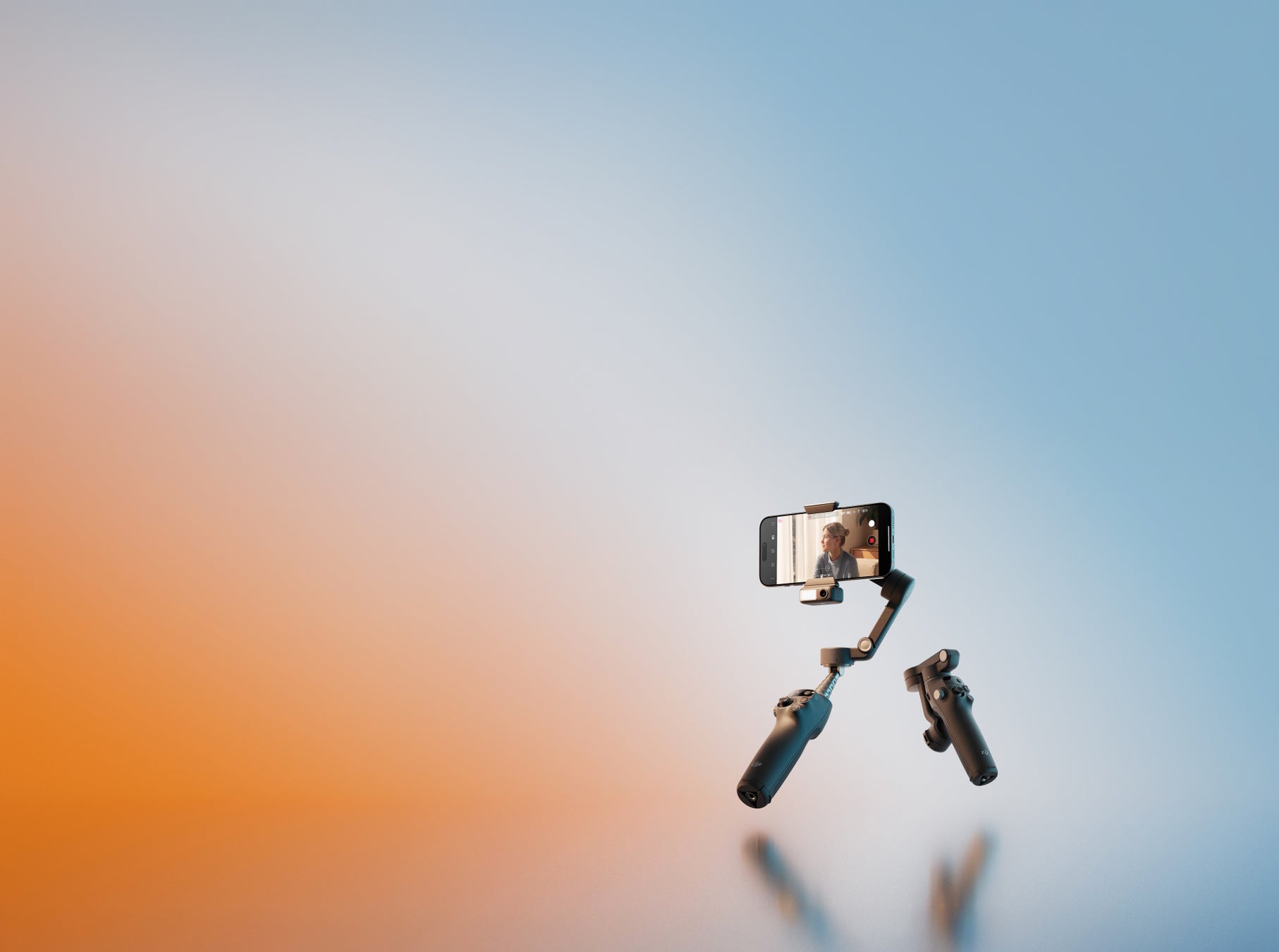 DJI、インテリジェントトラッキング機能対応のOsmo Mobile 8を発表