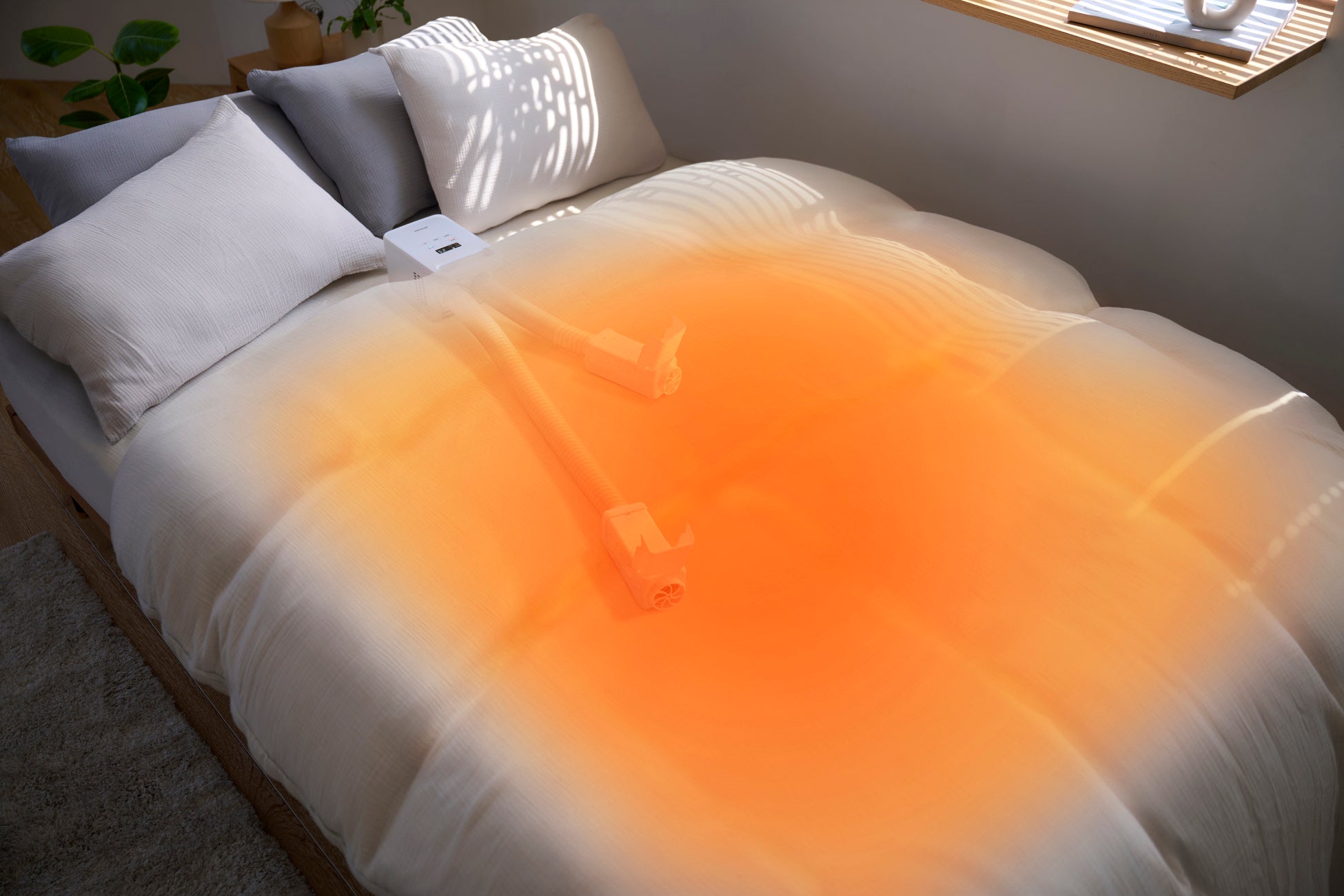 当社最速の約2分（※1）でふとんをあたためられる！「ふとん乾燥機 カラリエmini TURBO ツインノズル」発売