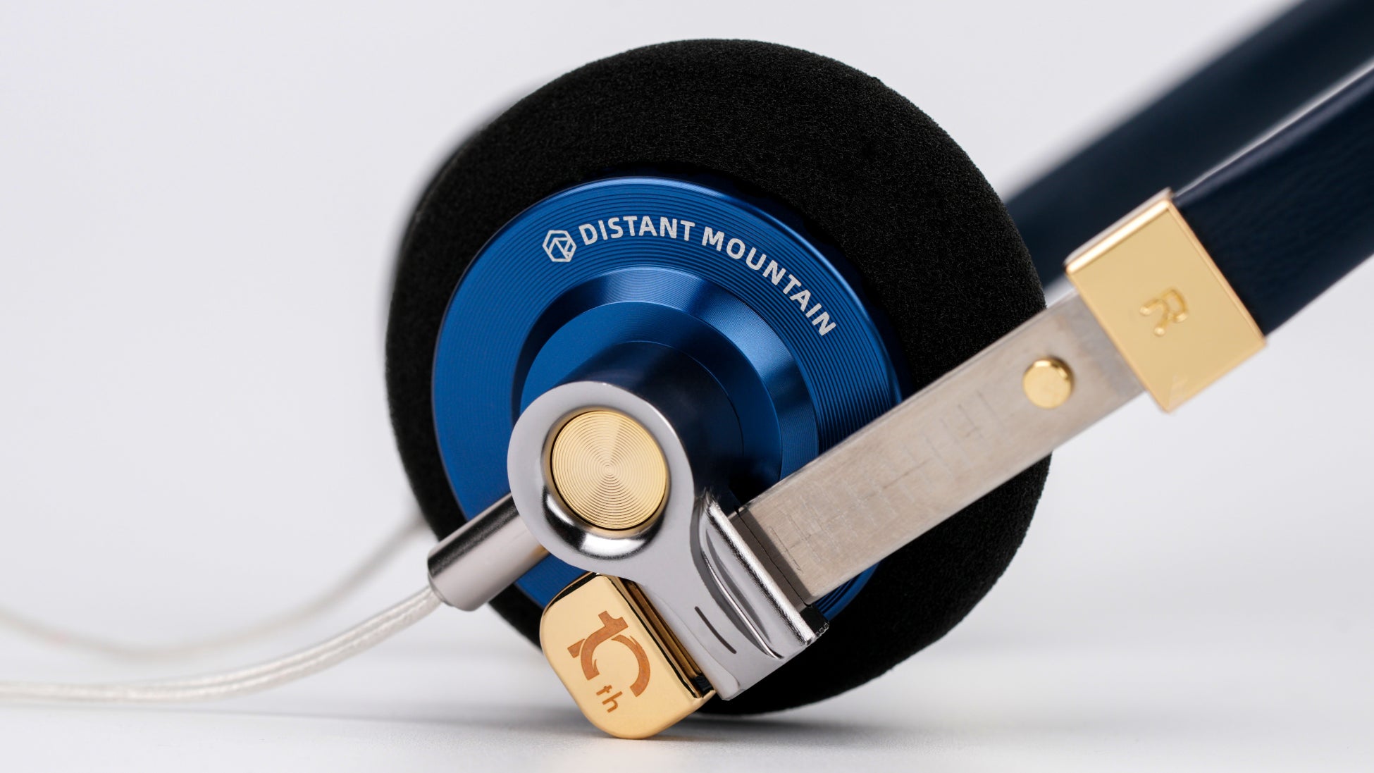 ウルトラマン撮り下ろし作品を78点展示「60 YEARS OF INHERITANCE ULTRAMAN」を新宿 北村写真機店で開催 写真集の先行発売も予定