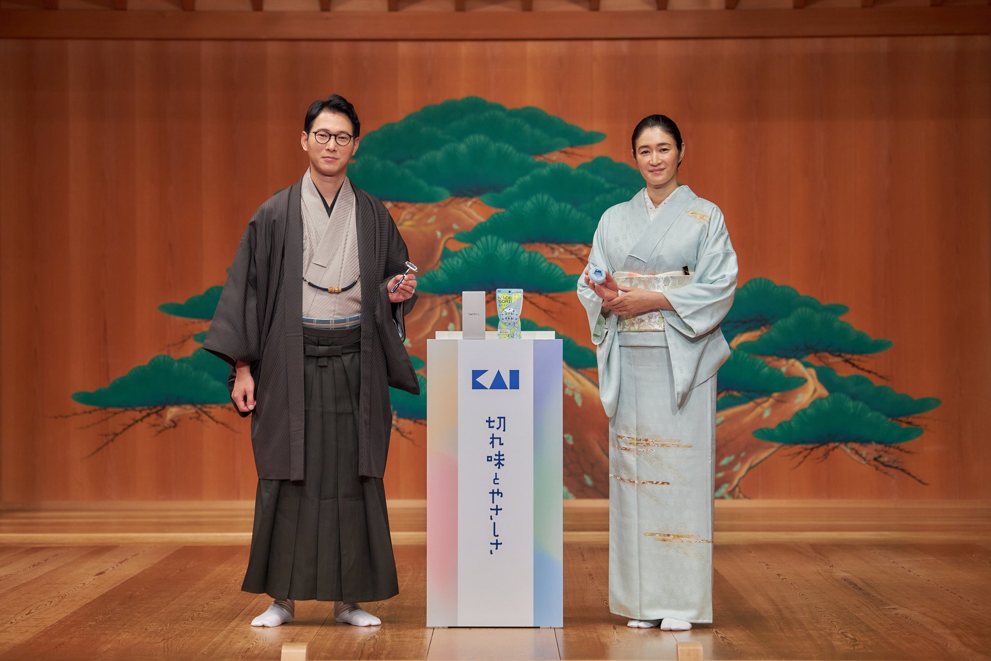 グローバル刃物メーカーの貝印が11月8日「いい刃の日」を前に銀座・観世能楽堂でPRイベントを開催