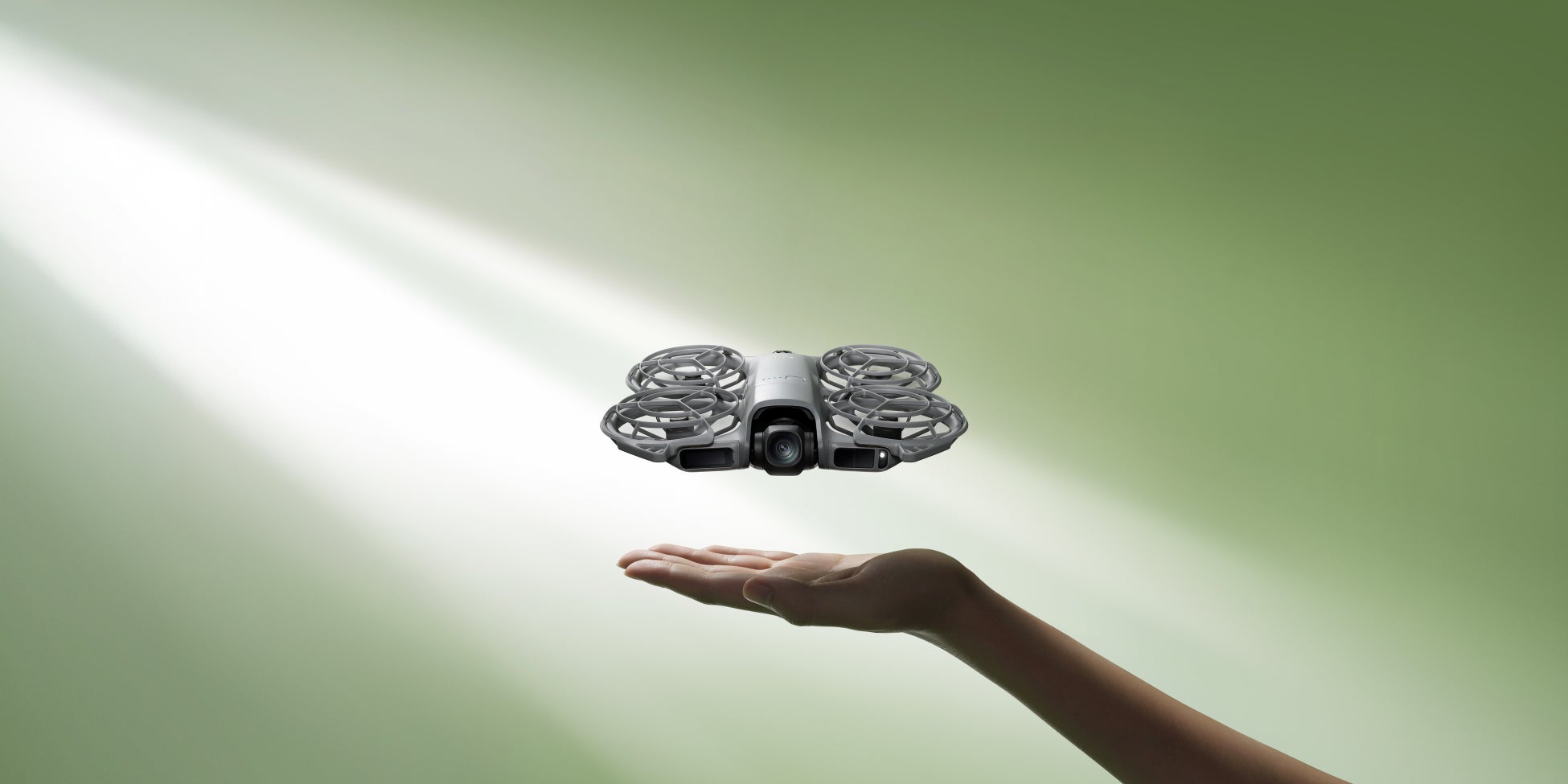 DJI、より安心の安全機能を携え、さらにクリエイティブな飛行が可能なDJI Neo 2を発表