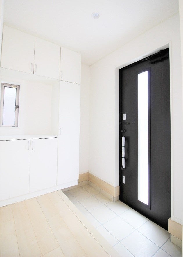 “狭い空間”を豊かに彩る 新ミニシーリングライト発売