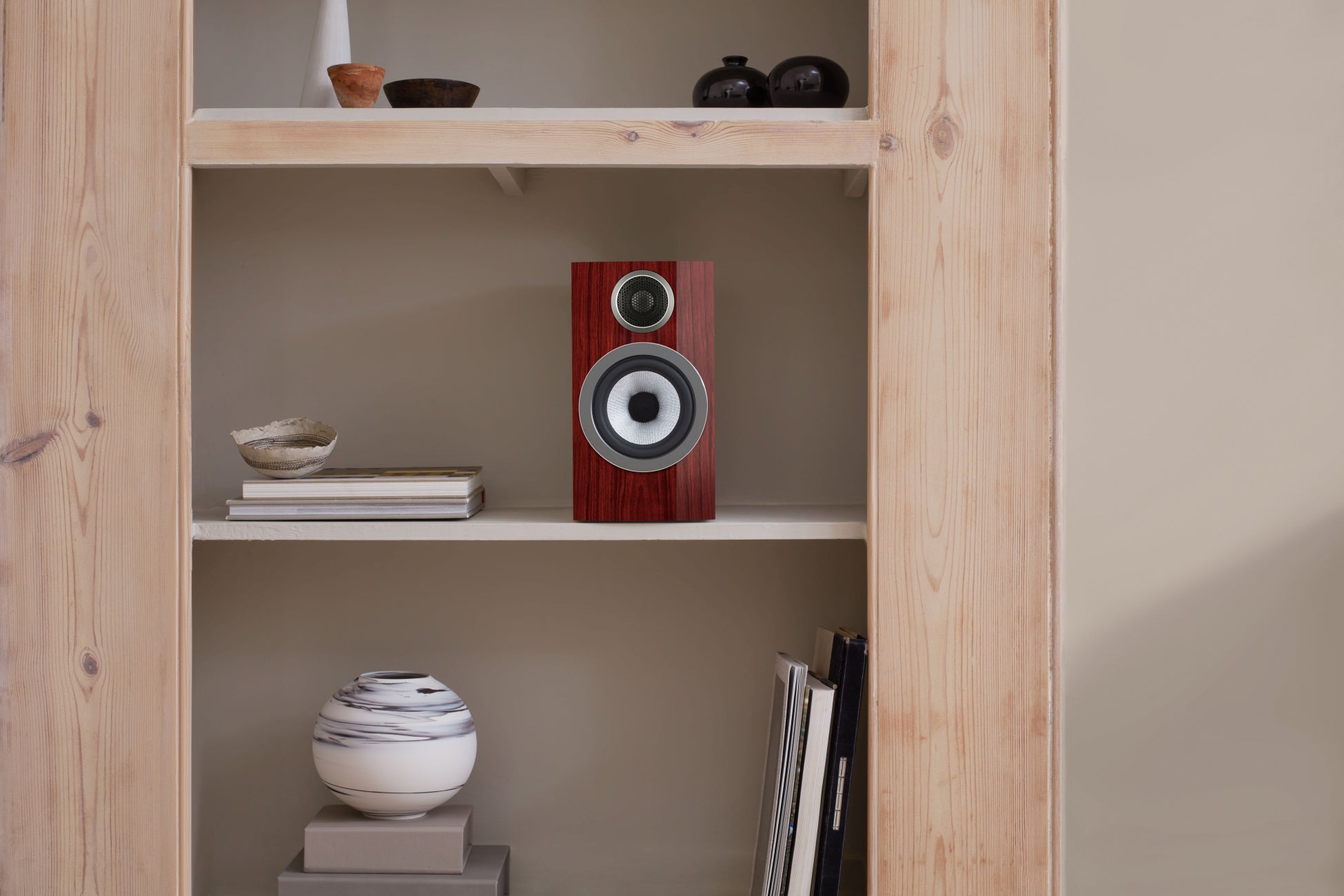 離れて暮らす家族の「今」を見守る──在宅向けミリ波レーダー見守りシステム『フィンガルリンクコネクト』新登場