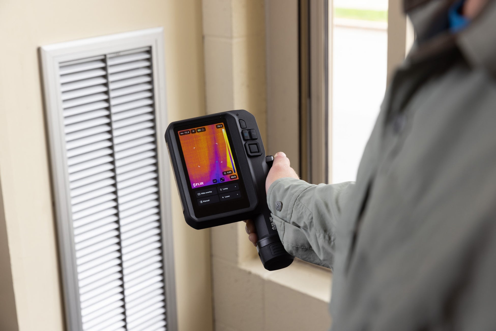 冬のファッションをもっと美しく。忙しい女性の「時短ケア」を実現!プロ級の仕上がりを叶える最新毛玉取り器Q20 新発売