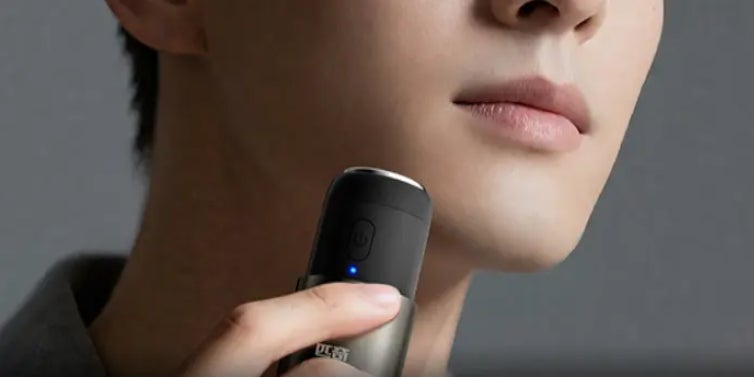 「小さくても本格派」カプセル型２in1電動シェーバー＆鼻毛カッターセット