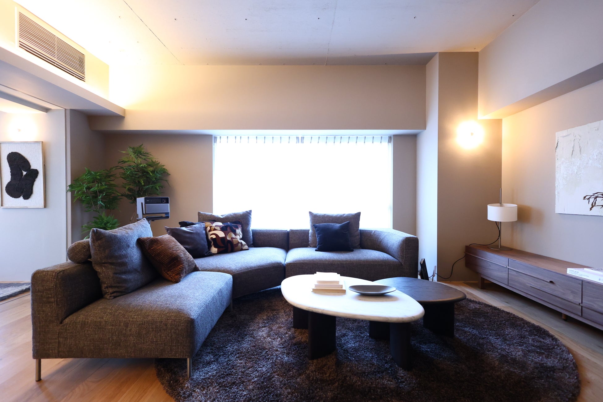 XGIMI新製品「HORIZON 20 Pro」、リノベる。『The R. by RENOVERU』東京・二子玉川の新コンセプトルームに展示決定