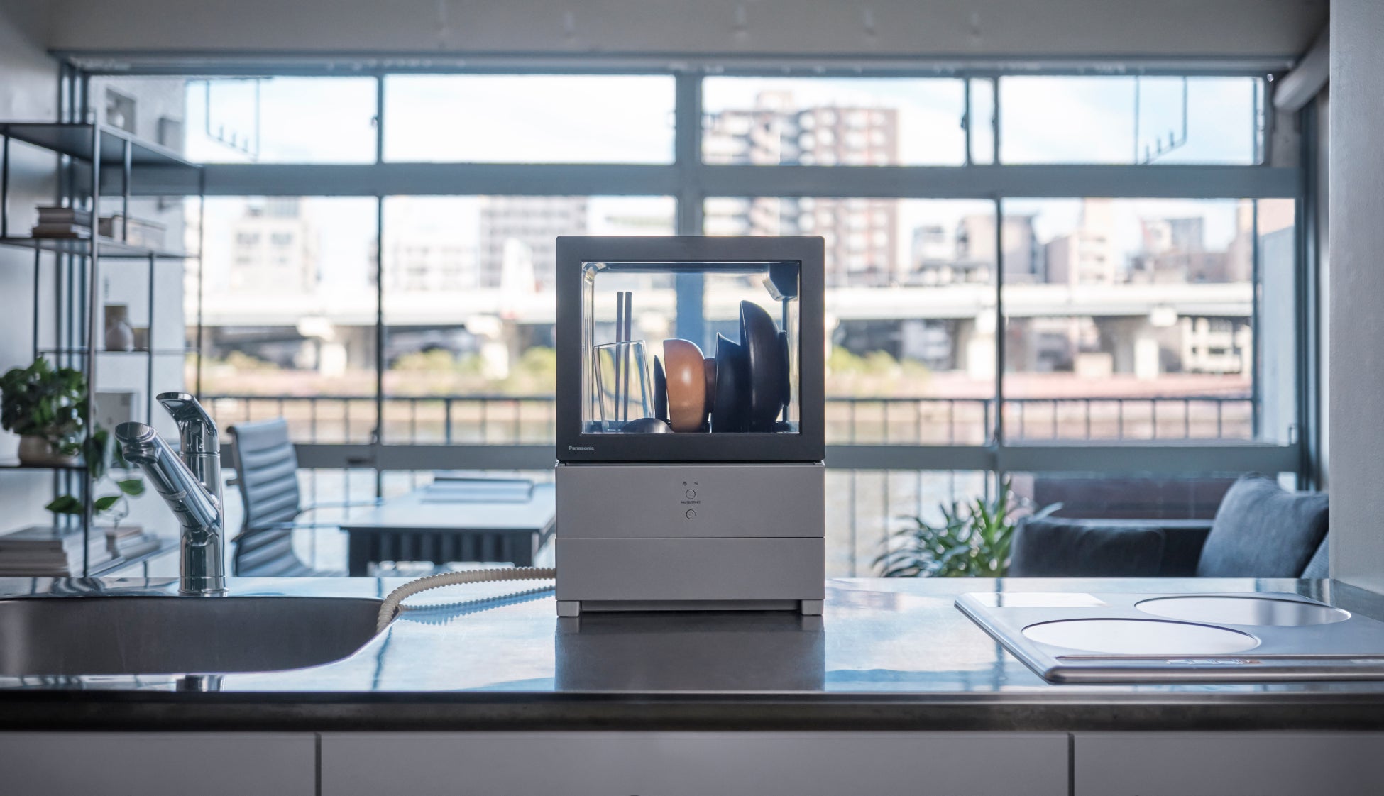 パナソニック パーソナル食洗機「SOLOTA」に新色のブラックが登場