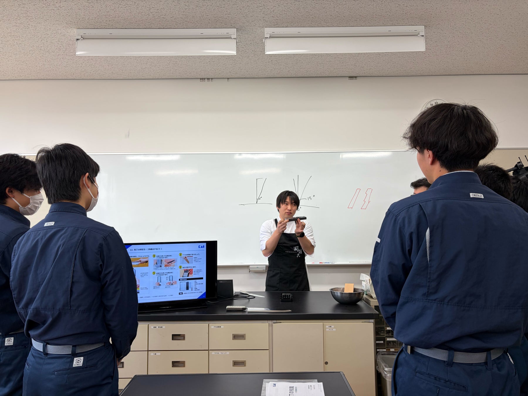 【新発売】おすすめ口コミでも支持されるアレティのブラシアイロンが進化!