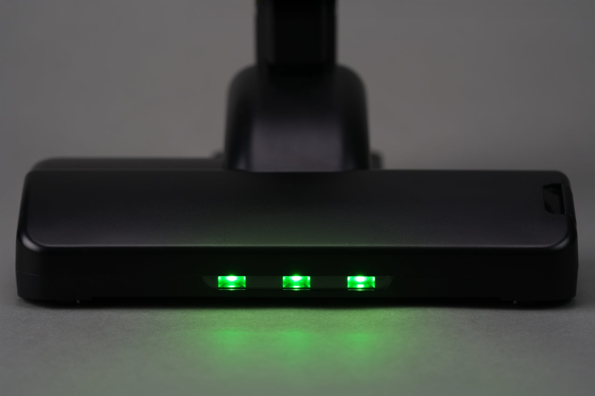 革新的進化。世界初0毛絡み自動ゴミ収集式掃除機「UWANT V800」Makuakeにて日本初上陸