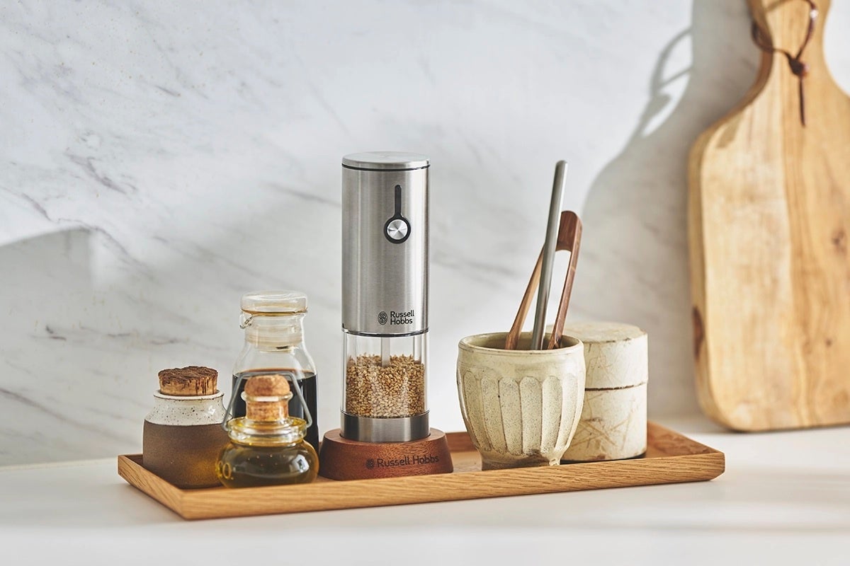 ‘’家族の時間差ごはんに、フードデリバリーにちょうどいい答え’’広げて保温、丸めて収納できるRussell Hobbs『フードウォーマーパッド』を新発売