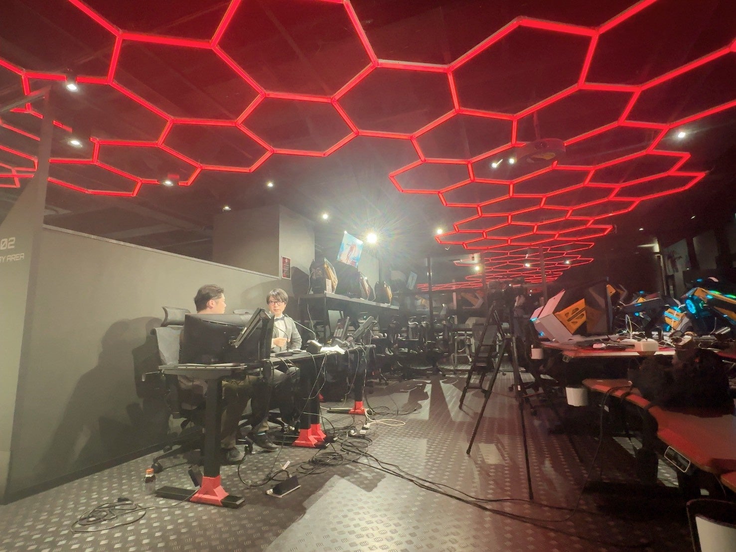 町田のeスポーツ施設NOABOX、ゲームイベントの実況配信スタジオでの使用レビュー — プロチームのブートキャンプ拠点としても活用拡大