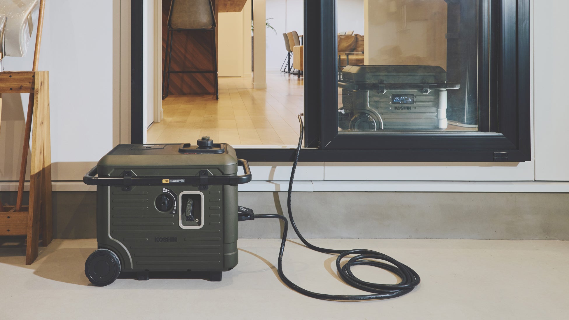 ハイブリッド蓄電システムにすれば、一日に必要な電気が確保可能