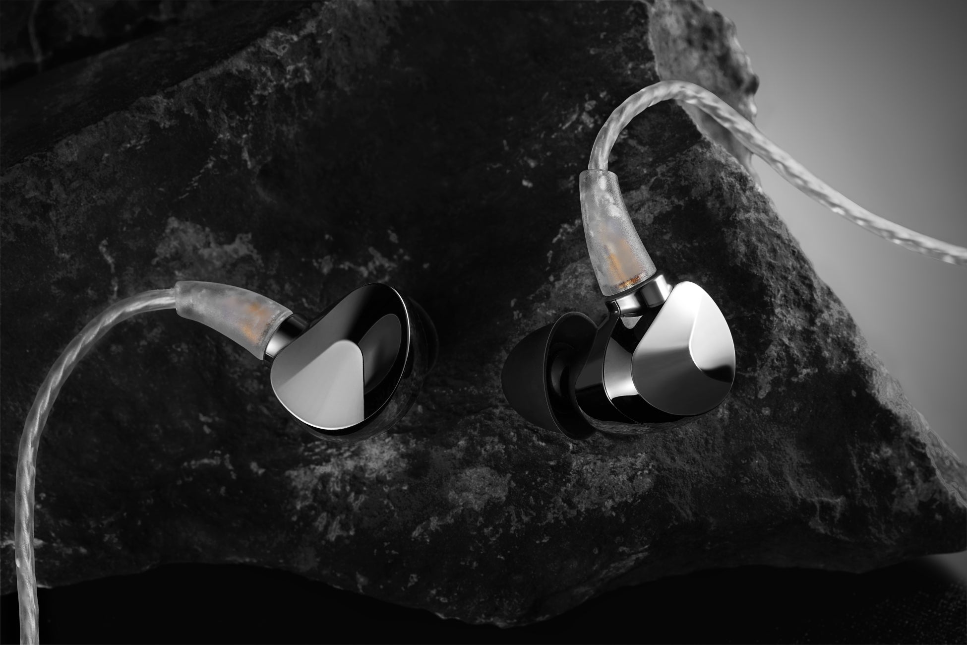 税込8,910円で本質的なHi-Fi体験を。Questyle、9.6mmダイナミックドライバー搭載エントリーイヤホン「ZEN」を発表— 6サイズイヤーチップ付属、使い込むほどに洗練される音へ