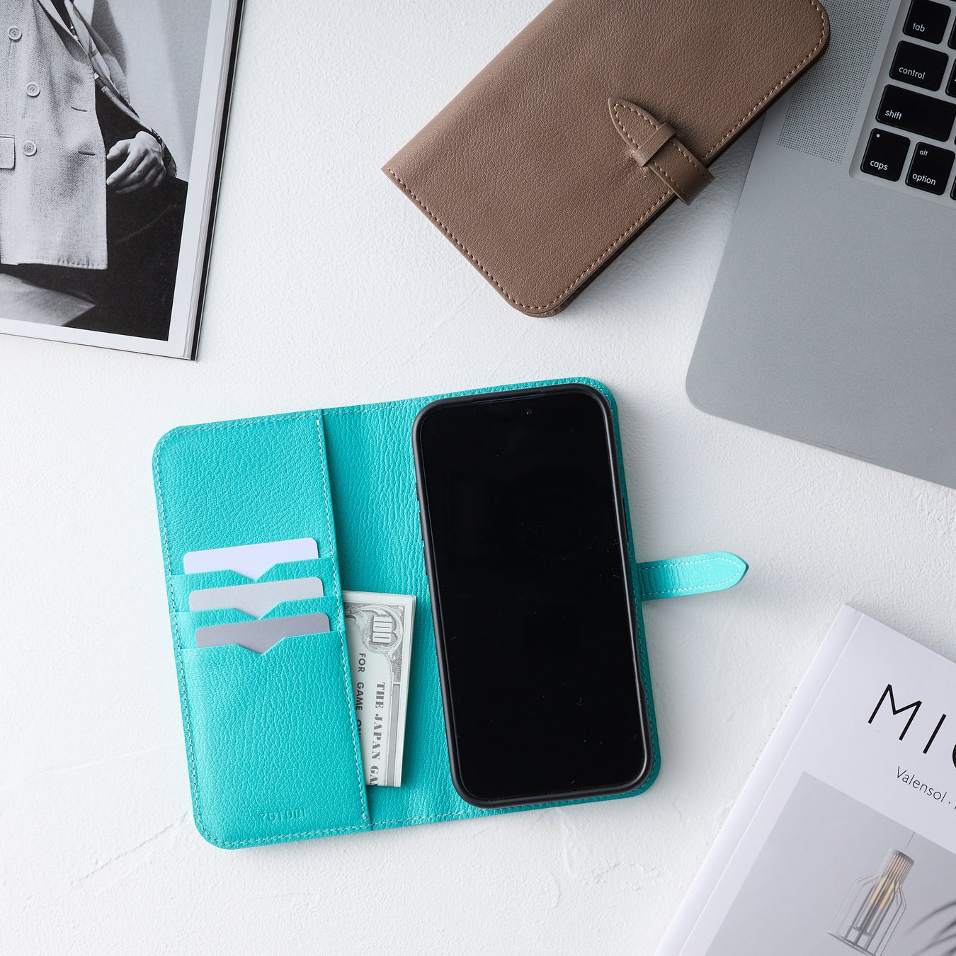 【新商品】日本発の新興レザーブランドYUTORI、最高級シェーブルレザーを纏うiPhone 17 シリーズ用レザーケースを発売