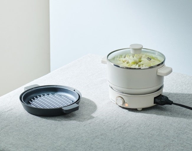 調理家電ブランドVitantonio(ビタントニオ)　好きなことをしながら、テーブルで、調理も食事も楽しめる。「ビタントニオ ミニポット」新発売