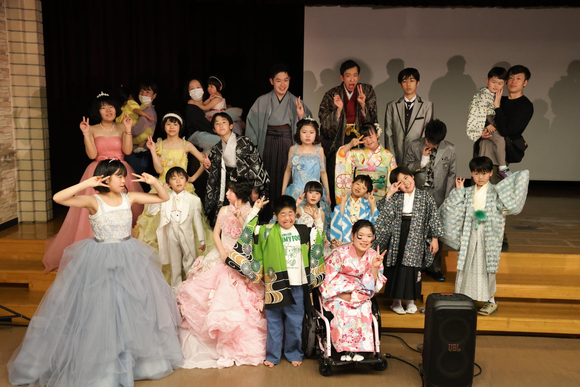 フォトスタジオタートル、春日井市開催の障がい者ファッションショーに協力。プロの衣装・ヘアメイク・撮影でモデル約50名の輝きをプロデュース