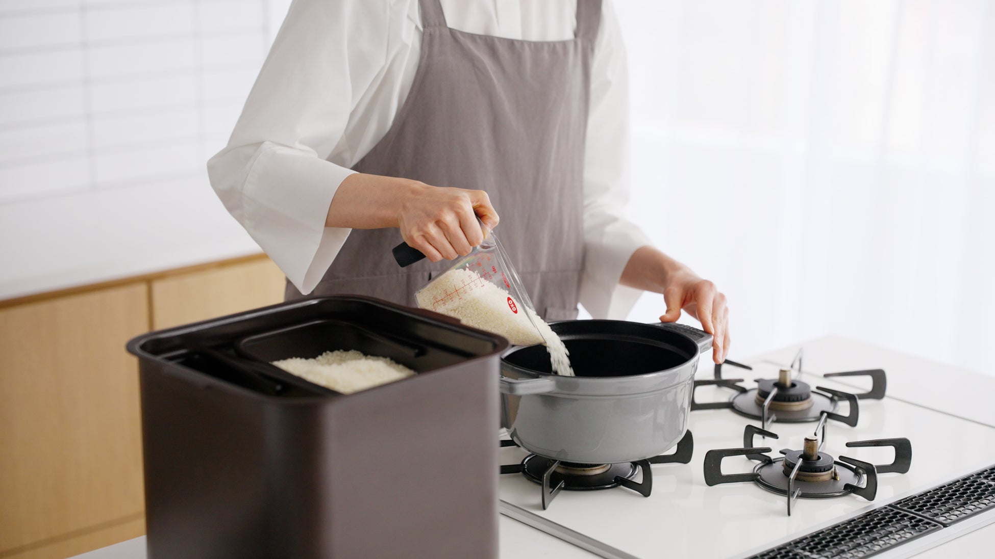 【最大40％OFF】四角で整う、分けて守る。スクエア型インナーケース搭載の真空保存米びつ「空蔵（KURA）」Makuakeで先行販売