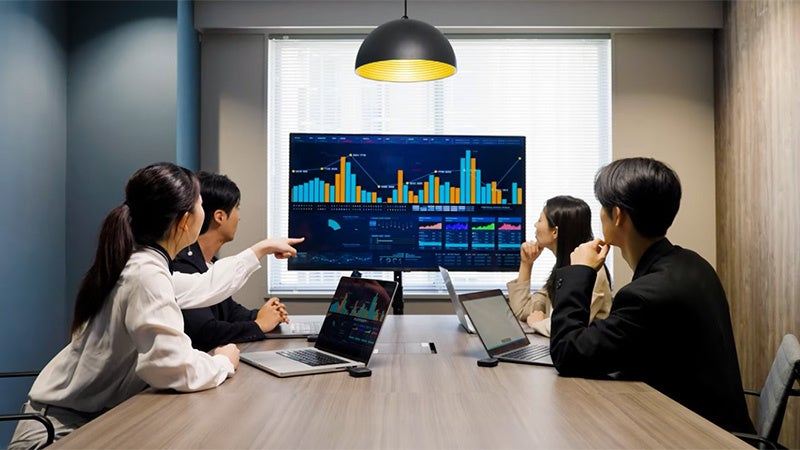 Makuakeで支持を集めたワイヤレス画面共有デバイス『foza share（フォーザシェア）』一般販売開始。押すだけで画面共有、Wi-Fi不要の次世代プレゼンソリューションが主要ECサイトに登場！