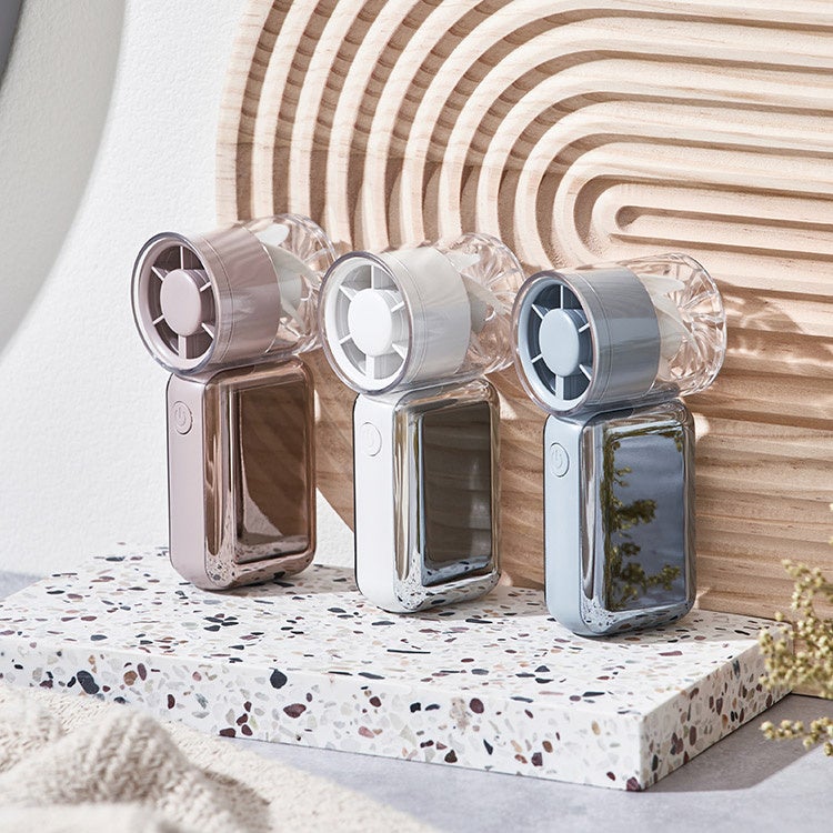 人と被らない個性的なハンディファンをお求めの方に。コンパクトでガジェット的デザインが魅力の多機能な「ミニターボハンディファン」をLife on Productsより新発売