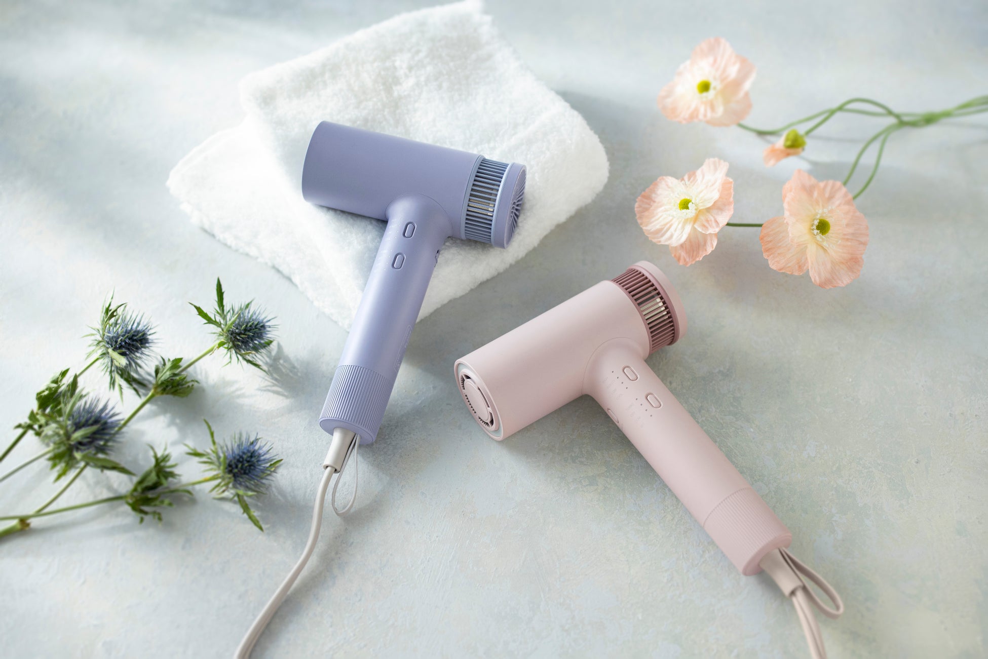 軽量・大風量とデザイン性を両立したヘアドライヤー「Karen Bloom Flow Dryer」を発売