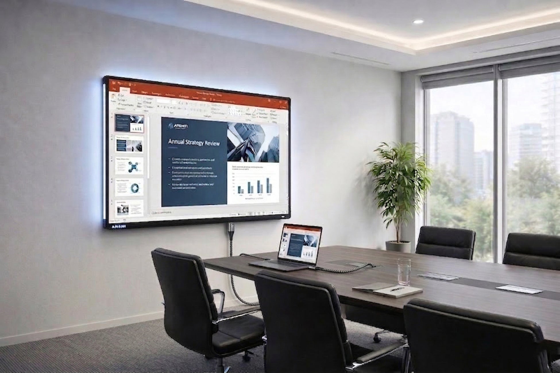 『OSあり』か『OSなし』か。 電子黒板に、新しい選び方が生まれた。