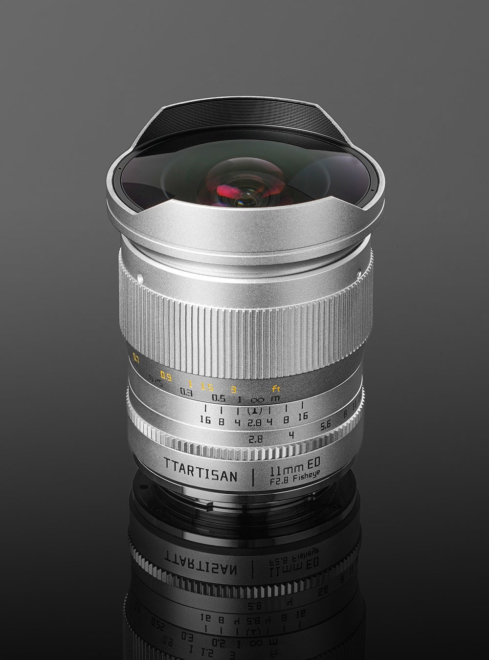 魚眼レンズは “特殊” で終わらない ―― 銘匠光学 TTArtisan「11mm f/2.8 Fisheye シルバー」販売開始