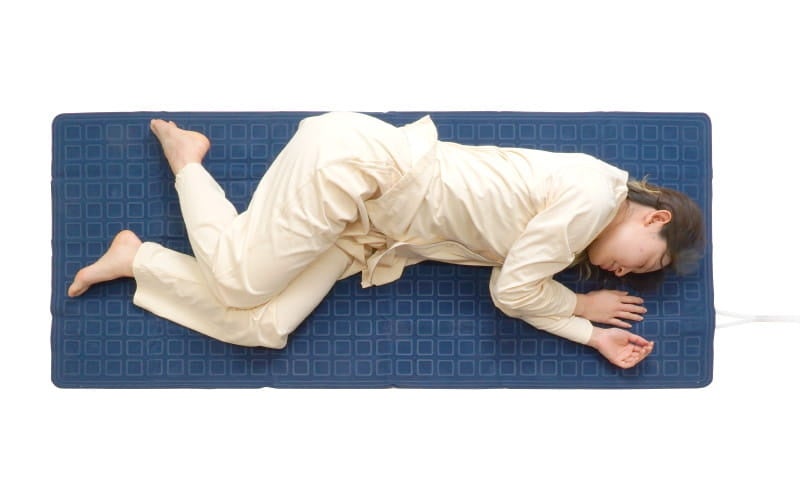 もう冷感マットがぬるいとは言わせない。水冷サイクルで朝まで“ずっとひんやり”、節電の味方『ひんやり水流快眠マット』を発売