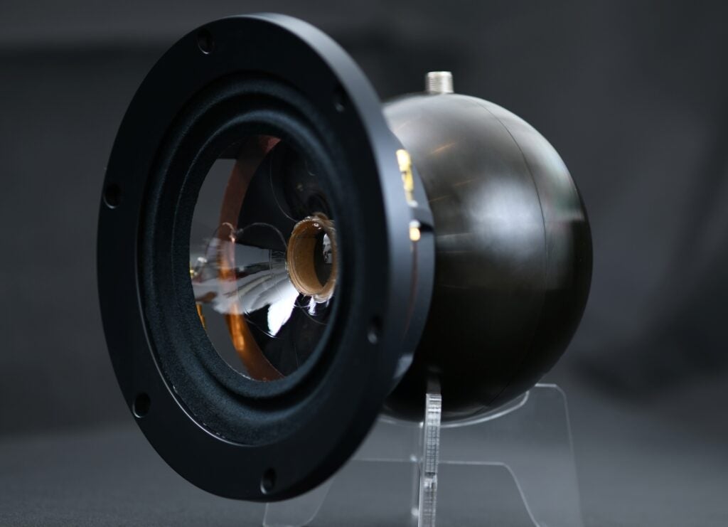 “スペパ家電”の決定版！HUROM史上最少「E30ST」 応援購入サービス「Makuake」にて4月21日より先行販売開始