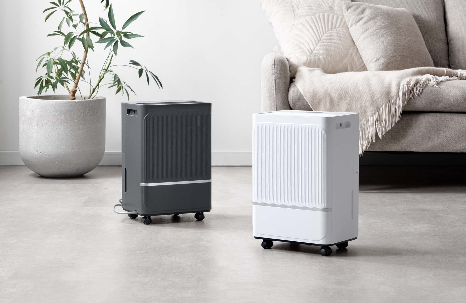 省スペースで強力除湿を実現したスぺパ特化の除湿機登場！どこでも置けてしっかり乾く、部屋干しもさらっと快適に