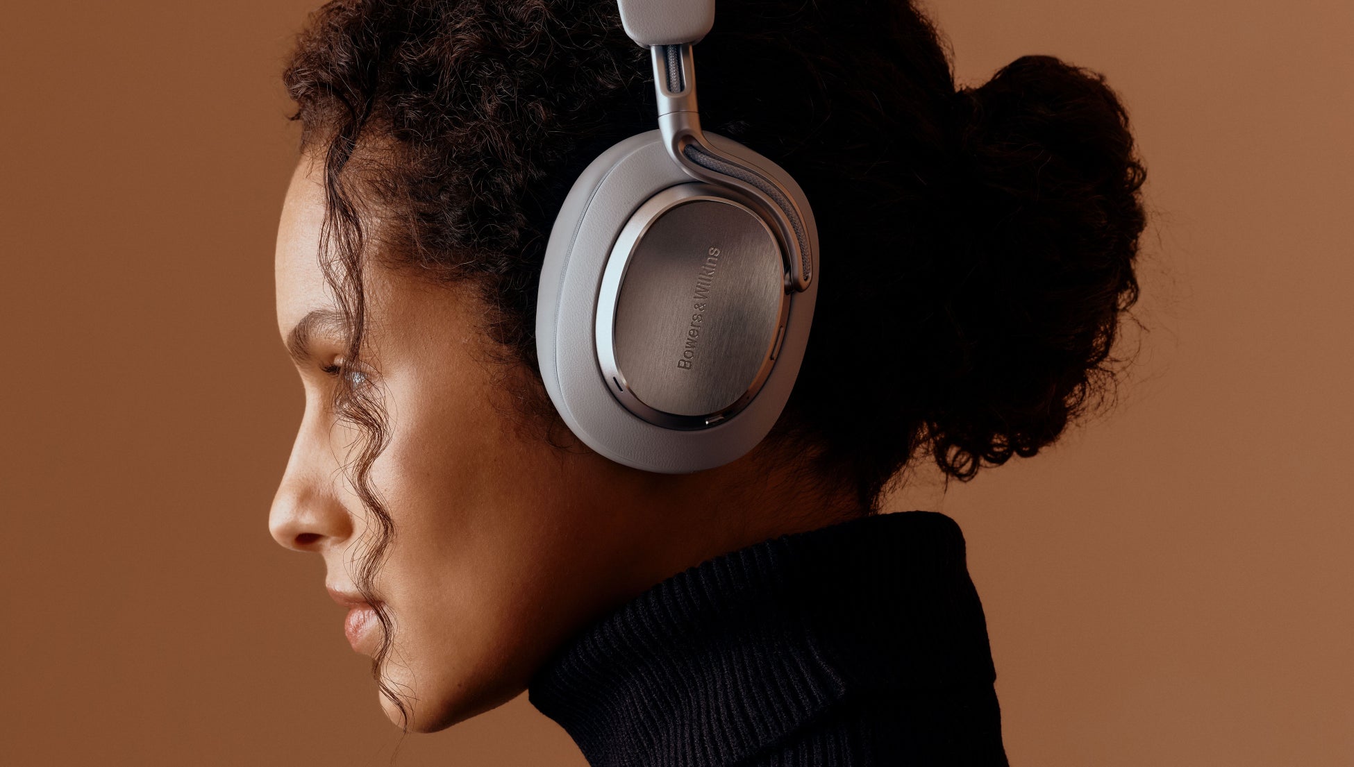 [Bowers & Wilkins 新製品情報] 拡大を続けるBowers & Wilkinsワイヤレス・ヘッドフォンのポートフォリオに「Px8 S2」の新カラーを追加