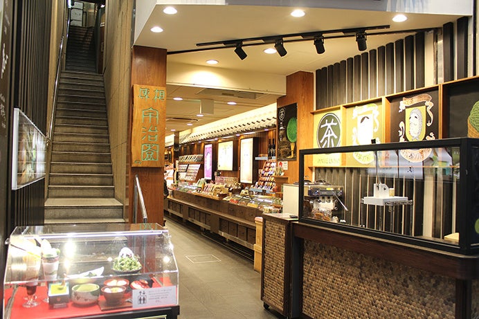 導入事例：法人用Wi-Fiで電波干渉を対策し、店舗のPOSレジ・セルフオーダーシステムの通信を改善。「FREESPOT」導入でインバウンド対応も強化