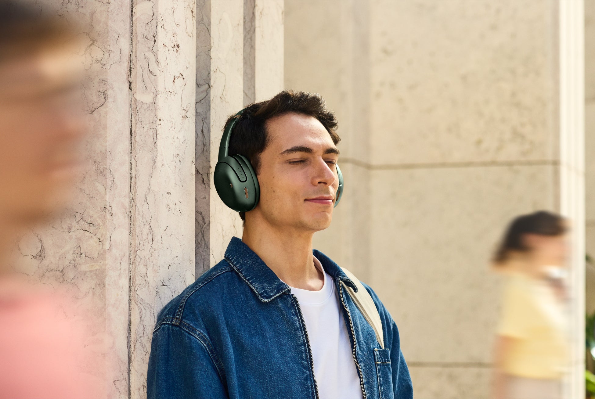 JBLのフラッグシップモデルに新色を追加新しいサウンドカーブとUIアップデートにより、音質と操作性を刷新「JBL Tour One M3」、「JBL Tour Pro 3」の“グリーンカラー”新発売！