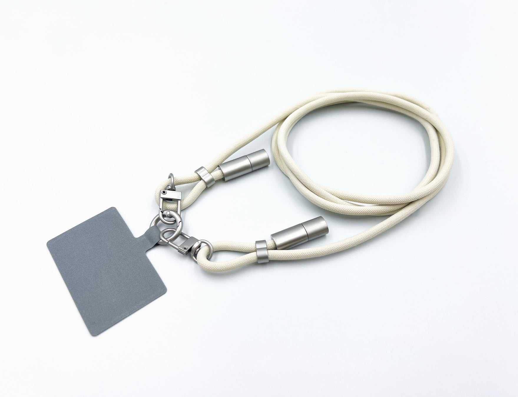 ストラップとUSB-Cケーブルが一体化した新発想の「ショルダーストラップケーブル」新発売