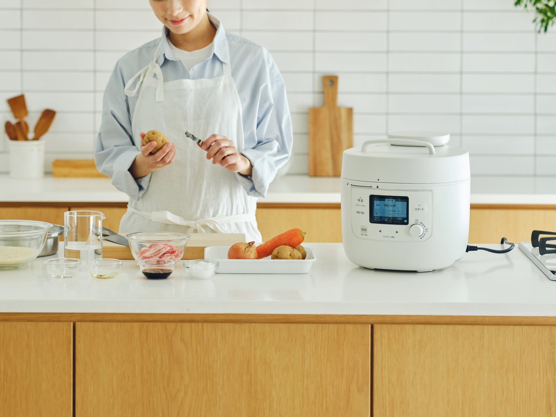 【主菜＆副菜が一気に完成】シロカ、手軽に時短調理ができる“タイパ重視”の自動調理鍋「おうちシェフクッカー」に5Lの大容量サイズも登場！
