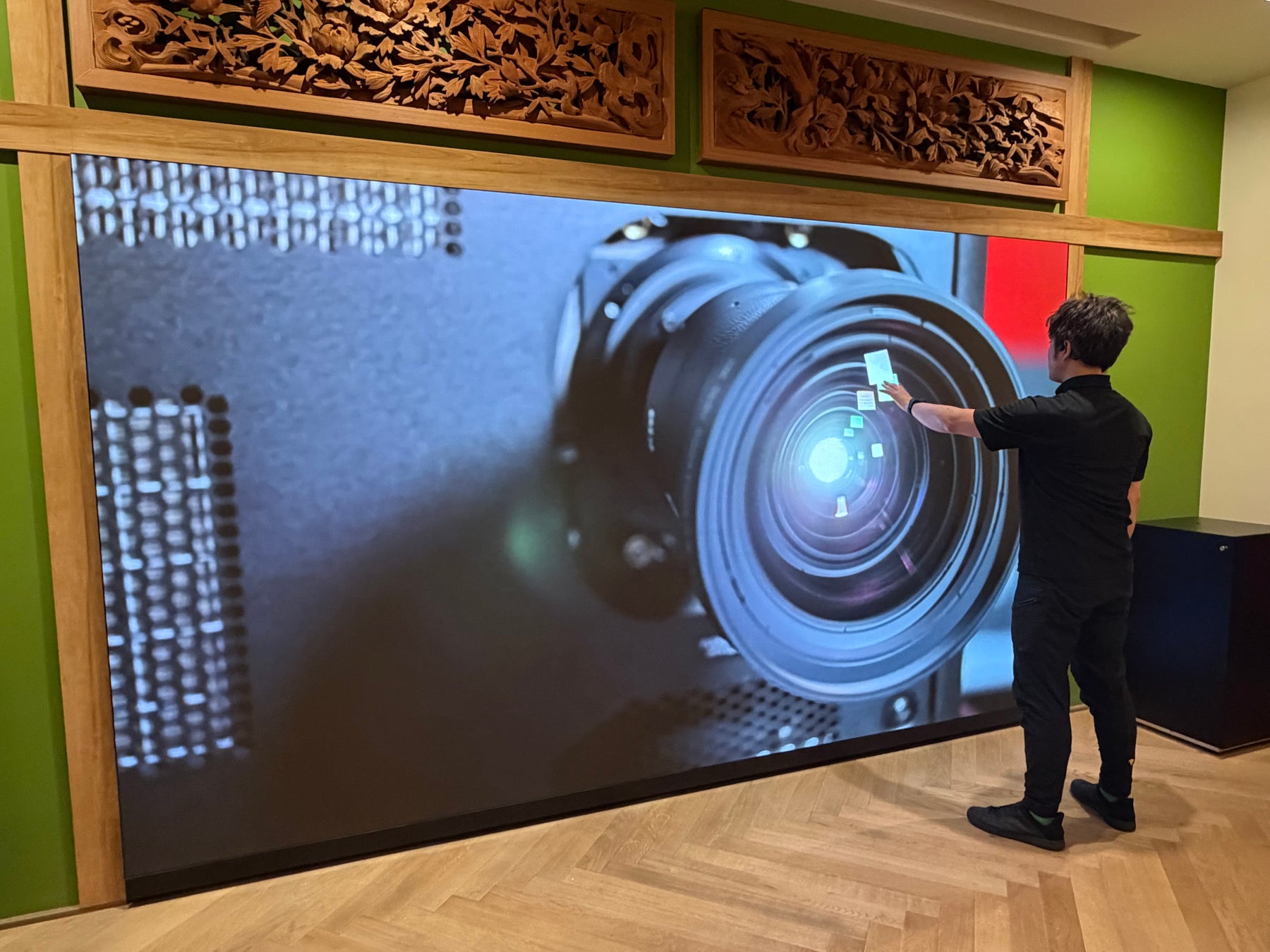 オーラス、Barco Residentialとのパートナーシップを締結。新ショールーム「AREC」に展開