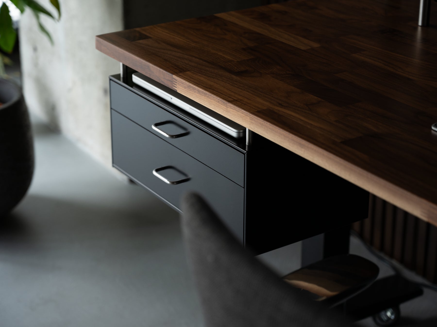 PREDUCTS：デスクの質感を高める引き出しモジュール『Drawer – Shaft』シリーズ販売開始