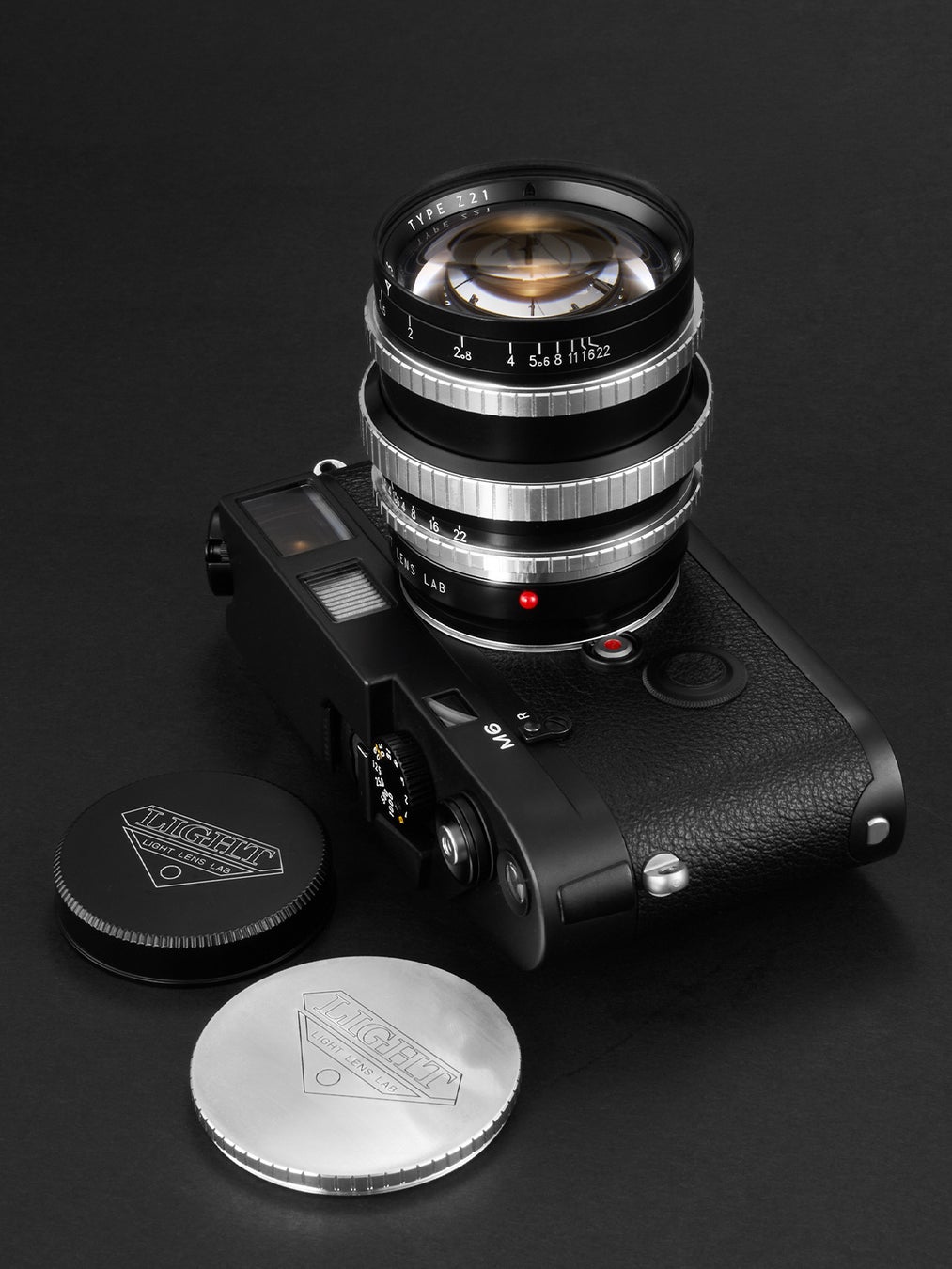 クラシカルな描写思想を受け継ぐ中望遠。LIGHT LENS LAB「M 75mm f/1.5 Z21 マットブラック」登場