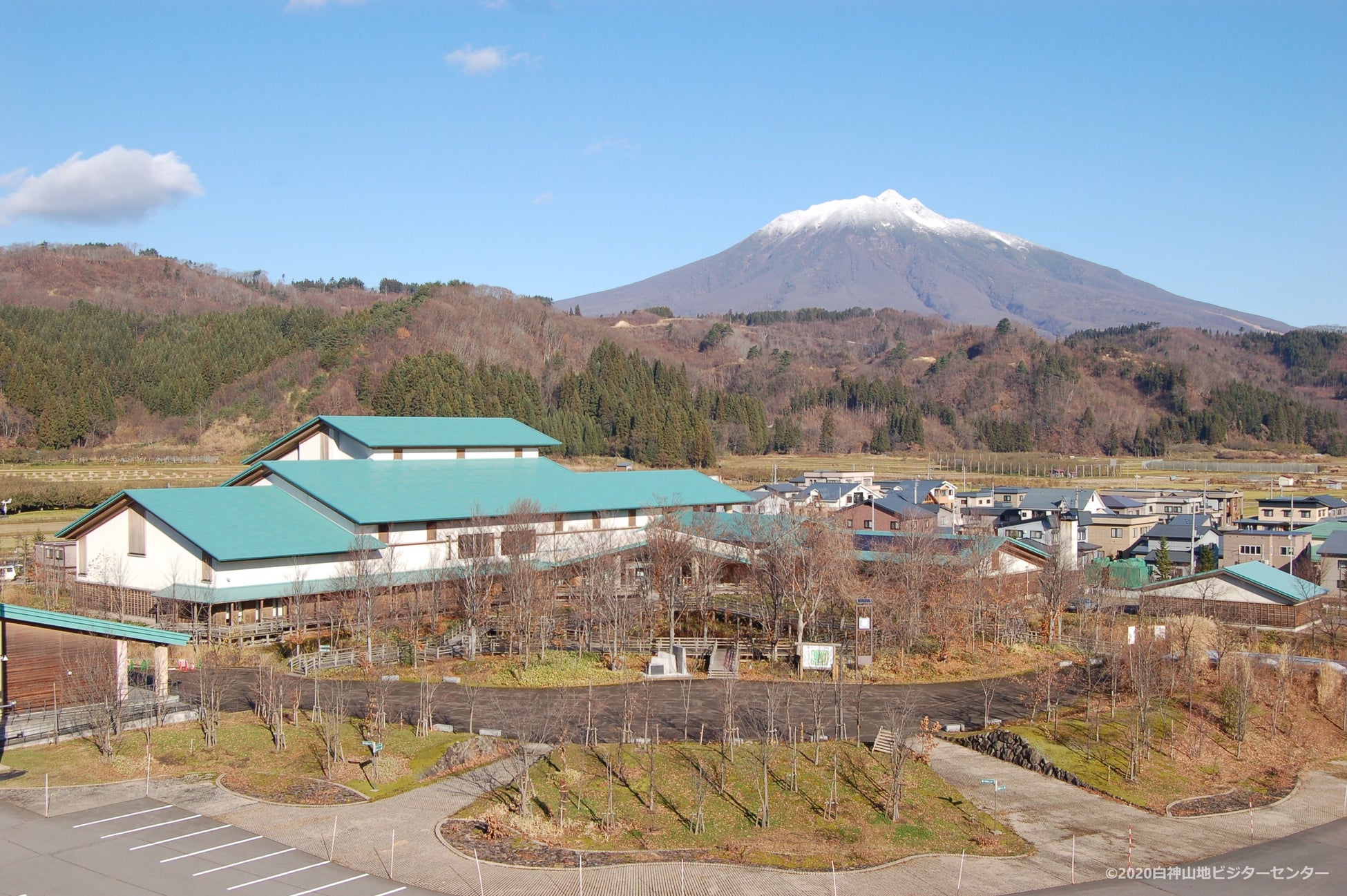 世界自然遺産・白神山地の2施設で「ココヘリ」発信機の貸出を開始