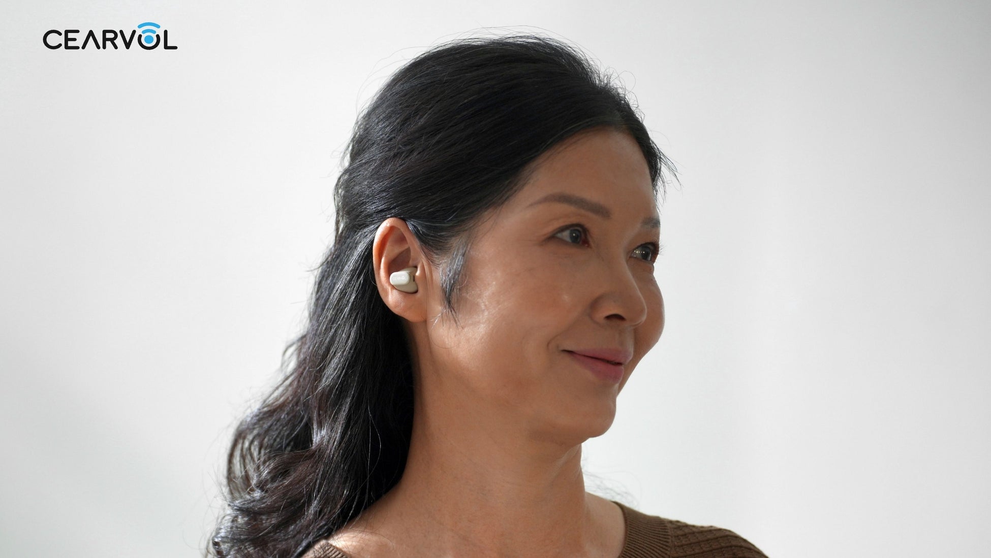 【購入前に知っておきたい】補聴器と集音器の違いとは？選び方のポイントを解説