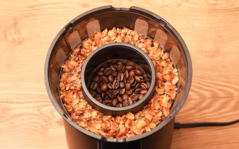 こだわりの自家焙煎で極上の一杯を。チャフ自動分離搭載の家庭用焙煎機『コンパクト��コーヒーロースター「ロイジー」』を発売